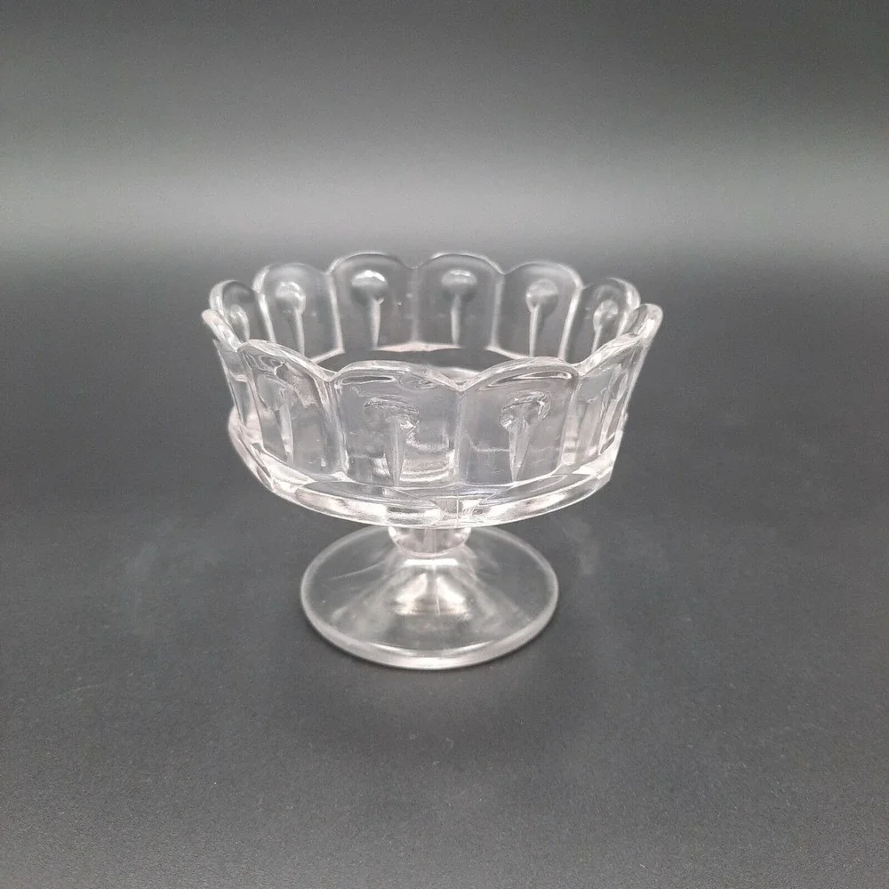 EAPG Manganese‎ Footed Sauce Dish In The Nail Pattern
